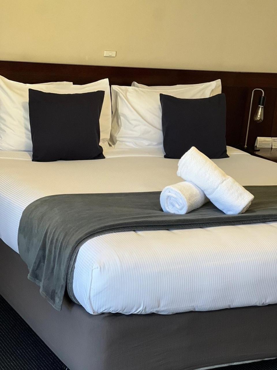The Harvest Hotel Кромвель Экстерьер фото